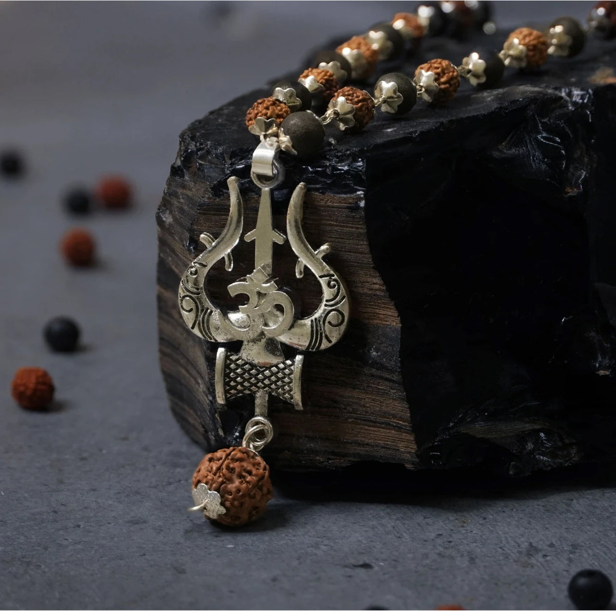 Brhmagyaan Brahmagyaan Rudraksha & Karungali Mala with Trishul Spiritual Necklace Beads Rudraksha Necklace