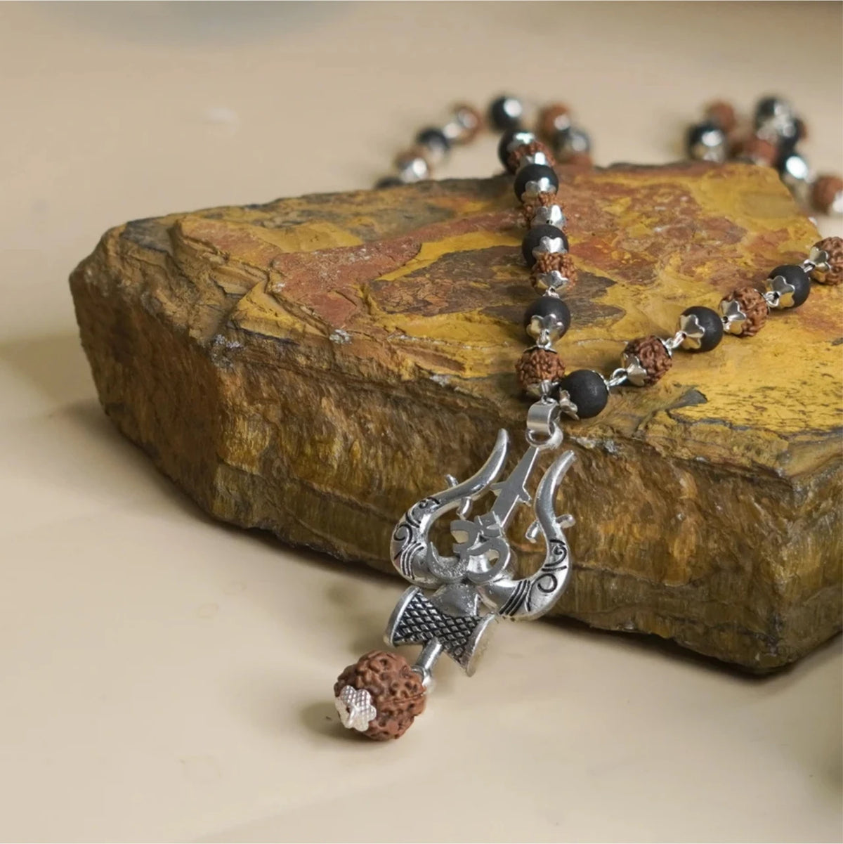Brhmagyaan Brahmagyaan Rudraksha & Karungali Mala with Trishul Spiritual Necklace Beads Rudraksha Necklace