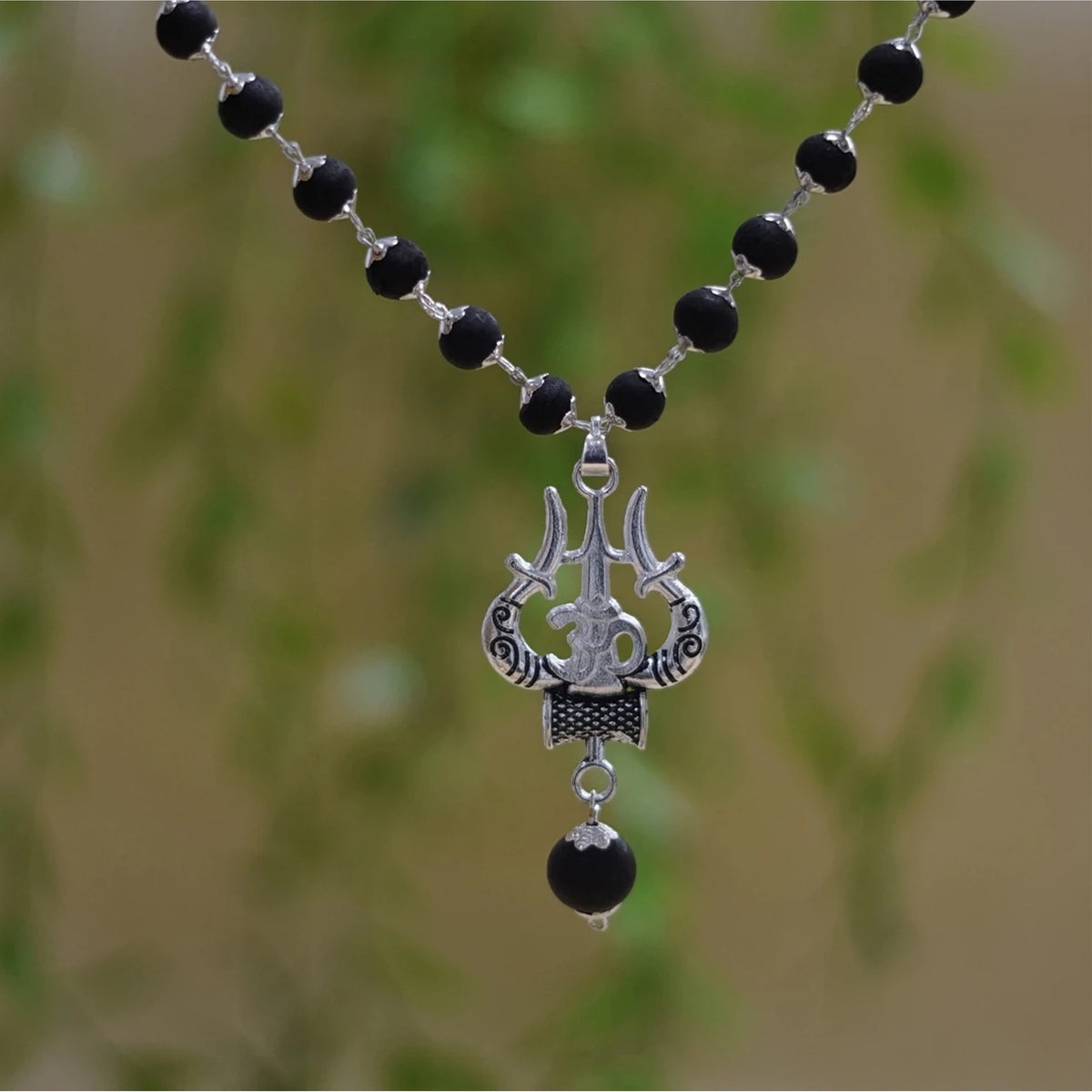 Brhmagyaan Brhmagyaan Silver Plated Karungali Necklace with Trishool Pendant Brass Necklace Beads Wood Pendant Set